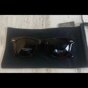 BROWN LEOPARD PRINT SUN GLASSES